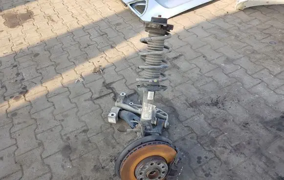 Volkswagen Touran II Front shock absorber/damper 1T0412015PQ