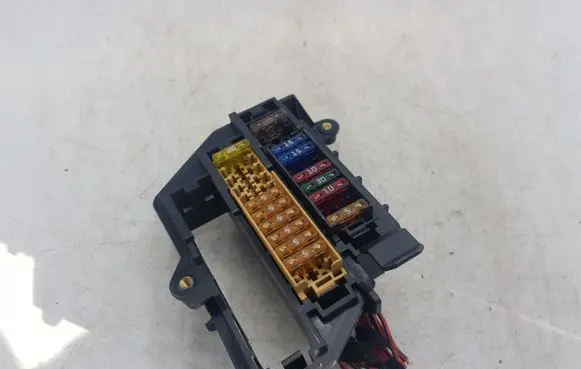 Audi A6 S6 C6 4F Fuse module 4F1971845A