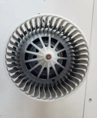 Opel Crossland X Heater fan/blower HB613001
