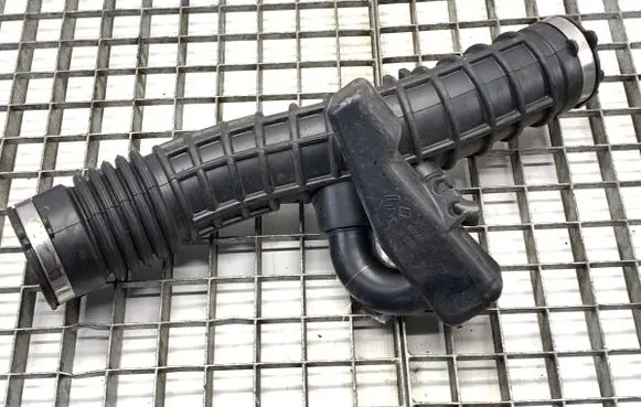 Dacia Duster II Air intake hose/pipe 165780388R