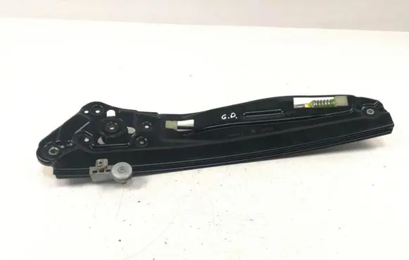 Rear window lifting mechanism without motor