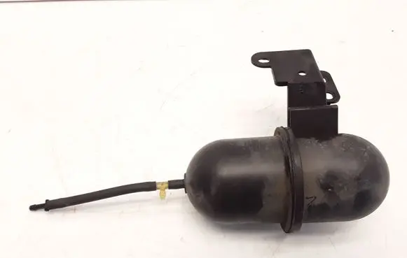 Vacuum air tank