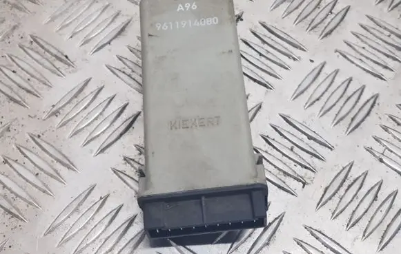 Peugeot 406 Door central lock control unit/module 9611914080