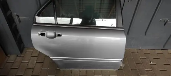 Honda Legend Rear door