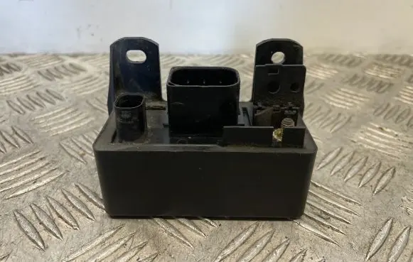 Mercedes-Benz CLK A209 C209 Glow plug pre-heat relay