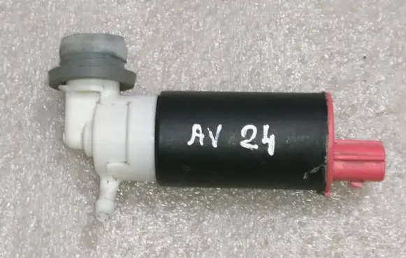 Toyota Avensis T250 Windscreen/windshield washer pump 8534005011