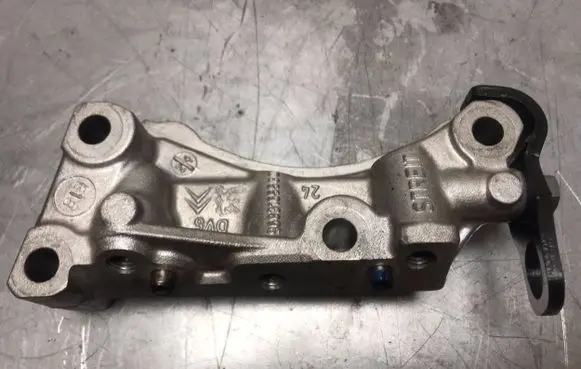 Peugeot 207 Engine mounting bracket 9683165580