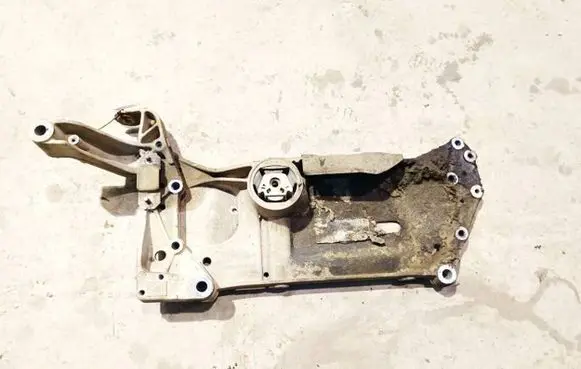 Volkswagen Touran I Front subframe