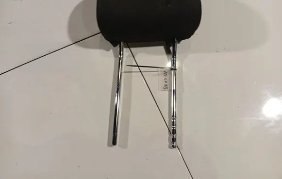 Skoda Fabia Mk2 (5J) Front seat headrest