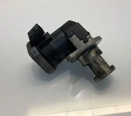 Mercedes-Benz E W211 EGR valve A6461400860 6461400860