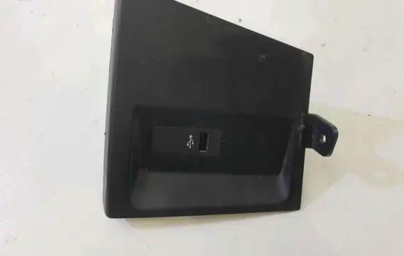BMW X1 F48 F49 USB socket connector 9292744