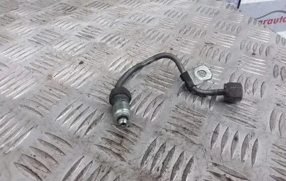 Toyota Avensis T220 Fuel main line pipe