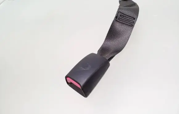 Rear seatbelt buckle