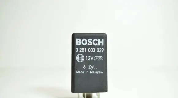 Audi Q7 4L Glow plug pre-heat relay 0281003029