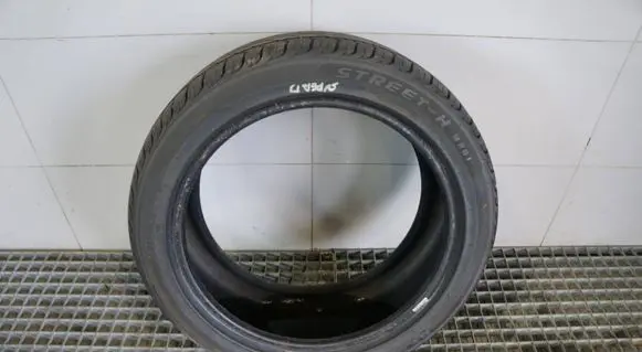 Skoda Superb B6 (3T) R17 summer tire 