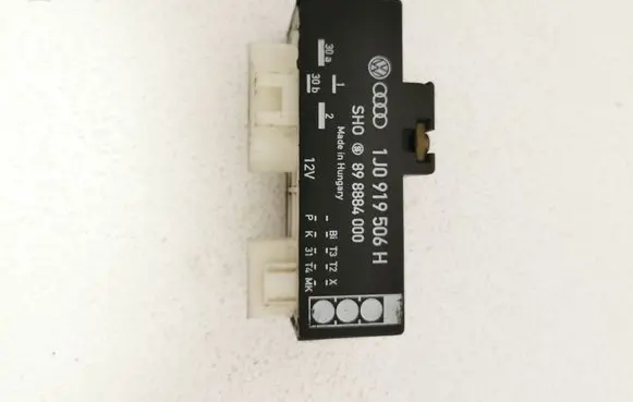Volkswagen Golf IV Coolant fan relay 1J0919506H 898884000