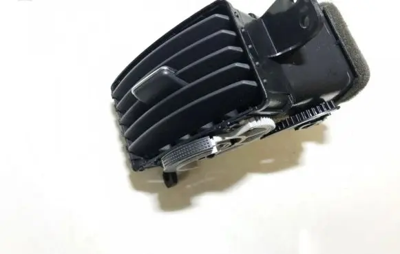 Toyota Corolla Verso AR10 Dash center air vent grill 5566064010 55660-64010