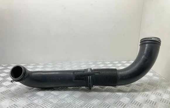 Air intake hose/pipe