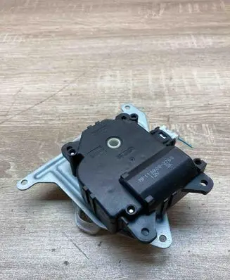 Toyota Corolla Verso AR10 Air flap motor/actuator 1138002760 USED