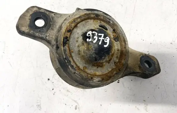Subaru Impreza III Engine mount bracket