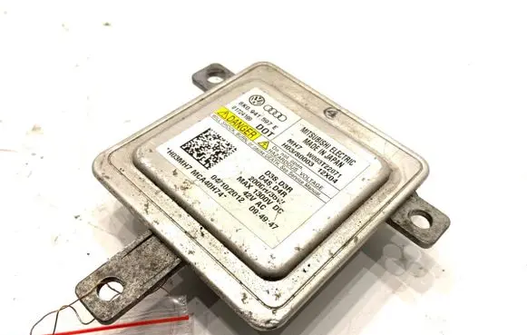 Volkswagen Golf VII Voltage converter/converter module 8K0941597E