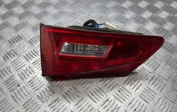 Lexus IS 220D-250-350 Tailgate rear/tail lights 