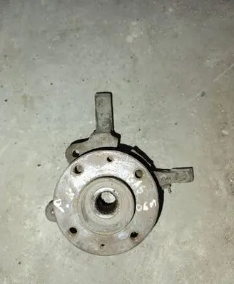 Front wheel hub