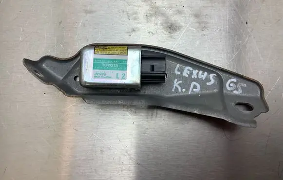 Lexus GS 300 350 430 450H Airbag deployment crash/impact sensor 1879001781 8983430020
