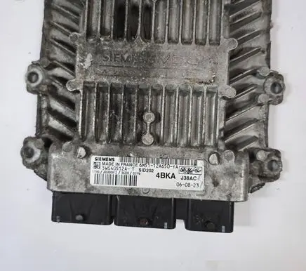 Ford Focus Engine control unit/module 6M5112A650YA 5WS40512AT 4BKA