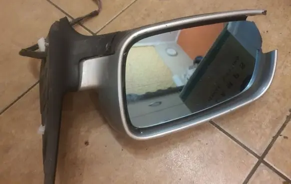 Volkswagen Bora Front door electric wing mirror 057251 E1010509
