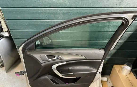 Opel Insignia A Front door