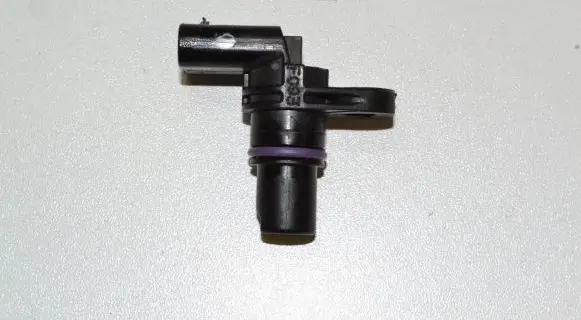 Volkswagen Jetta VI Crankshaft position sensor 04C907601