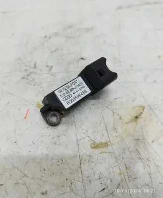 Audi A4 S4 B5 8D Airbag deployment crash/impact sensor 8D0959643B 070400 0230801JF041