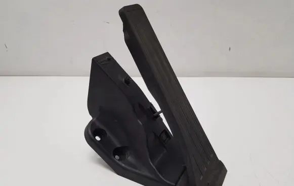 Mercedes-Benz C W205 Accelerator throttle pedal A2053000004