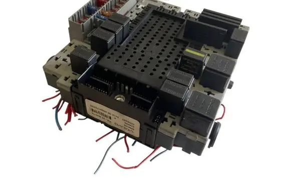 Volvo V70 Fuse box set 8688153 8645729 02W055