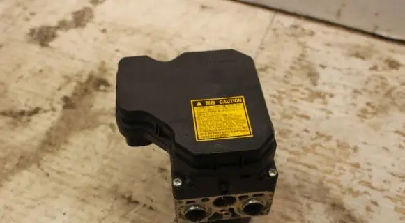 Lexus IS 220D-250-350 ABS Pump 1338008650 8954153110