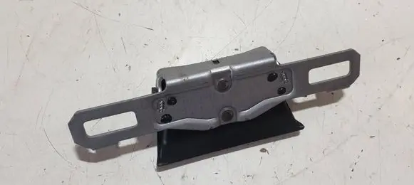 Volvo XC40 Rear door lock loop/hook striker 31484517 B45120