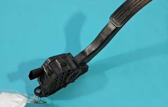 Ford Mondeo MK V Accelerator throttle pedal 9F836 IMPRK1589282