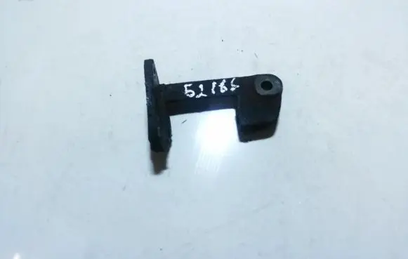 Engine mounting bracket