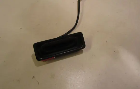 BMW 5 E60 E61 Tailgate opening switch 8168035