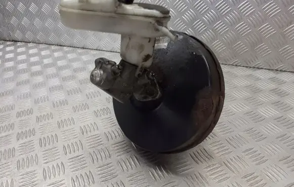Renault Twingo II Brake booster 8200910008