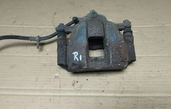 Honda CR-V Front brake caliper