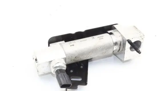 Toyota bZ4X Air conditioning (A/C) expansion valve 4432501140