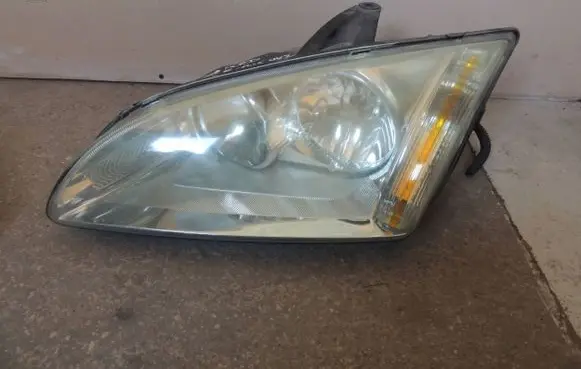 Ford Focus Headlight/headlamp VP4M5X13K060BA 4M5113K060BA