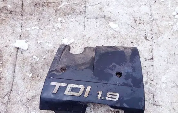 Volkswagen PASSAT B5 Engine cover (trim) 028103935b 012616a
