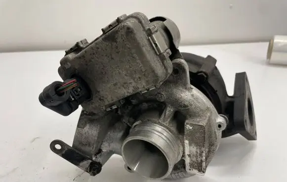 Mercedes-Benz E W212 Turbo A6510902780
