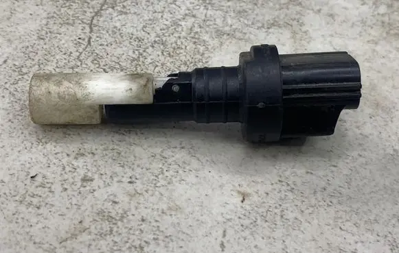 Volvo V70 Windshield washer fluid level sensor 72538 0023935