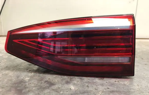 Volkswagen Multivan T7 Tailgate rear/tail lights 7T0945094