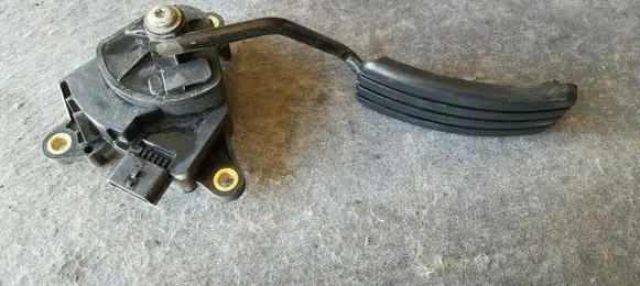 Renault Megane II Accelerator throttle pedal 8200159645
