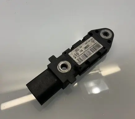 Mercedes-Benz E W211 Airbag deployment crash/impact sensor 0038212851 103567031 A0038212851
